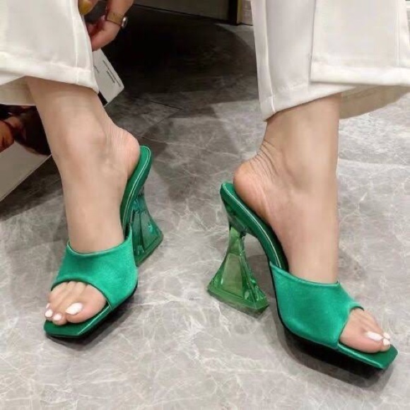 Zara NWT Green Satin Strap Clear Assymetrical Vinyl Green Heels Size 6.5 / 37 - Picture 4 of 14
